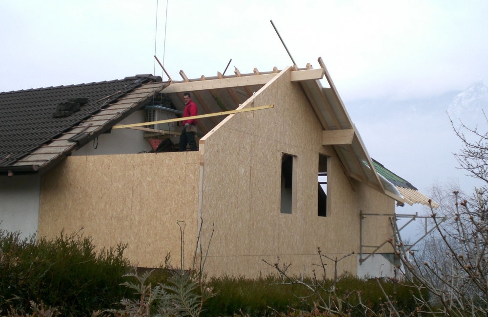 Extension d'une maison d'habitation en prolongement de l'existant